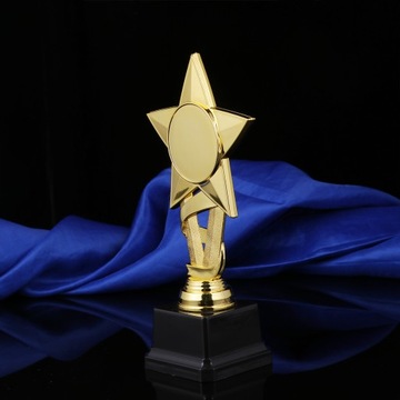 Трофеи из воздушных шаров Кубок для детей