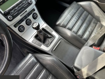 Volkswagen Passat B6 Variant 2.0 TDI-CR DPF 140KM 2009 Volkswagen Passat 2.0 TDI DPF Comfortline 140KM 2009r, zdjęcie 17