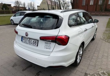Fiat Tipo II Station Wagon 1.6 MultiJet 120KM 2017 Fiat Tipo Fiat Tipo 1.6 MultiJet DCT Lounge 1.6 Diesel 120KM, zdjęcie 4