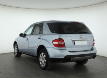 Mercedes Klasa M W164 Off-roader 3.0 V6 (320 CDI) 224KM 2006 Mercedes ML ML 320 CDI , 221 KM, 4X4, Automat, zdjęcie 3