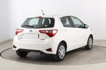 Toyota Yaris III Hatchback 5d Facelifting 2017 1.5 Hybrid 100KM 2020 Toyota Yaris 1.5 Hybrid, Salon Polska, zdjęcie 4