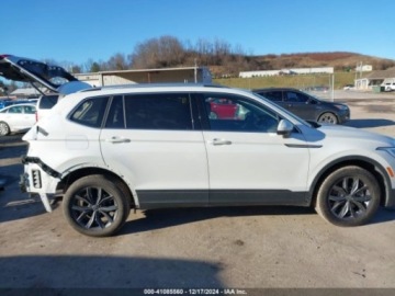 Volkswagen Tiguan II 2023 Volkswagen Tiguan 2023r., 4x4, 2.0L 2.0 Benzyna 184KM, zdjęcie 4