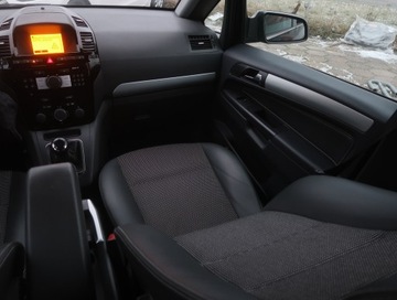 Opel Zafira B 1.8 ECOTEC 140KM 2009 Opel Zafira 1.8, 7 miejsc, Klima, Klimatronic, zdjęcie 7