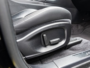 Jaguar E-Pace SUV 2.0 i4P 200KM 2019 JAGUAR E-Pace 2.0 i4P AWD R-Dynamic S Suv 200KM 2019, zdjęcie 7