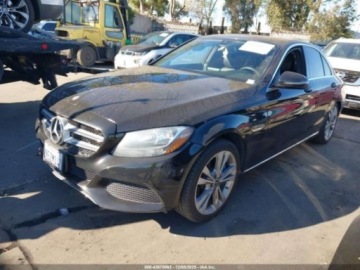 Mercedes Klasa C W205 2017 Mercedes-Benz Klasa C 2017 MERCEDES-BENZ C 350E 2.0 Benzyna 208KM, zdjęcie 2