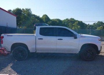 Chevrolet Silverado II 2021 Chevrolet Silverado 2021, 5.3L, 4x4, LT TRAIL BOSS, od ubezpieczalni 5.3, zdjęcie 3