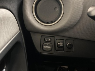 Toyota Yaris III Hatchback 5d Facelifting Hybrid 100KM 2016 Toyota Yaris Hybrid 100 Premium III (2011-2019), zdjęcie 17