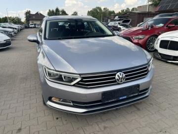 Volkswagen Passat B8 Variant 2.0 TDI BlueMotion SCR 150KM 2017 Volkswagen Passat Variant Automat Czujniki