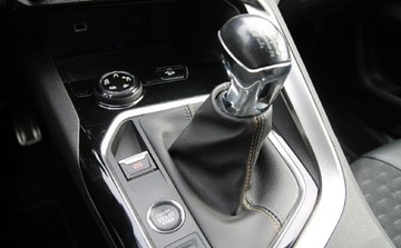 Peugeot 3008 II Crossover Facelifting  1.2 PureTech 130KM 2021 Peugeot 3008 Road Trip Manual SalonPL Gwarancja od RiA 1.2 Benzyna, zdjęcie 31