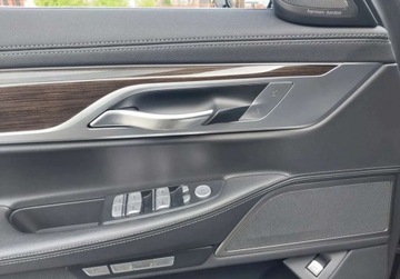 BMW Seria 7 G11-G12 Sedan 750i 450KM 2017 BMW Seria 7 4.4 Benzyna 450KM, zdjęcie 11