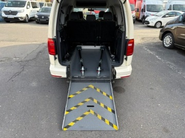 Volkswagen Caddy IV Kombi Maxi 2.0 TDI SCR BlueMotion Technology 102KM 2019 Volkswagen Caddy niepełnosprawnych rampa inwalida, zdjęcie 12