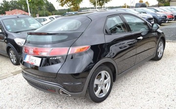 Honda Civic VIII Hatchback 5d 1.4 i 83KM 2006 Honda Civic BEZWYPADKOWE - Niski przebieg - po oplatach gotowa do rejestra, zdjęcie 14