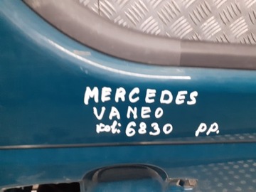 DVEŘE PRAVÝ PŘEDNÍ MERCEDES VANEO 6830