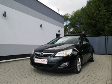 Opel Astra J Hatchback 5d 1.4 Turbo ECOTEC 140KM 2012 Opel Astra 1.4 16v 140KM Klima Tempomat Sensory