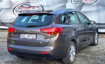 Kia Ceed II Kombi 1.6 CRDi 128KM 2013 Kia Ceed 1.6 128 KM bezwypadkowa zarejestrowana oryginalny przebieg 1.6, zdjęcie 6