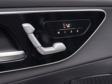 Mercedes GLC C254/X254 Coupe 2.0 300 258KM 2025 MERCEDES-BENZ GLC 300 4-Matic AMG Line 2.0 (258KM) 2025, zdjęcie 13