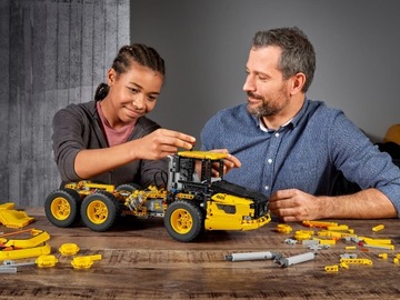 LEGO TECHNIC САМОСВАЛ VOLVO 6x6 С ДИСТАНЦИОННЫМ УПРАВЛЕНИЕМ