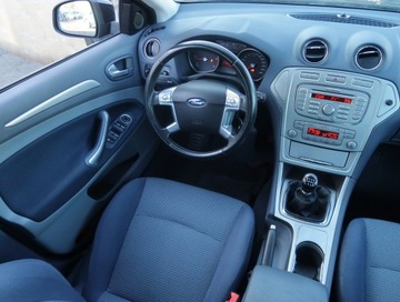 Ford Mondeo IV Hatchback 2.0 Duratorq TDCi DPF 140KM 2007 Ford Mondeo 2.0 TDCi, Salon Polska, Serwis ASO, zdjęcie 6