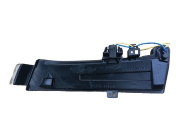 SMĚROVKA BLIKAČ MERCEDES W176 W246 W212 W461