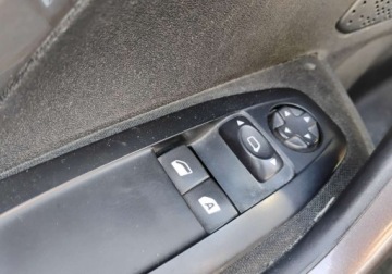 Peugeot 2008 I SUV Facelifting 1.6 BlueHDi 120KM 2016 Peugeot 2008 122016r, 1.6 HDI. Uszkodzony przod 1.6 Diesel 120KM, zdjęcie 8