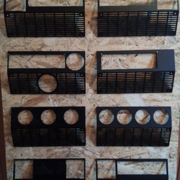 Maskownica atrapa atrapka ramka radia FIAT 125p