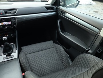 Skoda Superb III Kombi 1.6 TDI 120KM 2017 Skoda Superb 1.6 TDI, Navi, Xenon, Bi-Xenon, zdjęcie 7