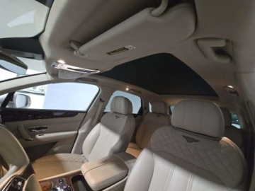 Bentley Bentayga 2017 Bentley Bentayga W12 2017 6.0l 6.0 Benzyna 600KM, zdjęcie 17