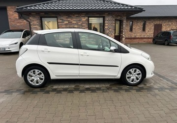 Toyota Yaris III Hatchback 5d Facelifting 1.0 VVT-i 69KM 2014 Toyota Yaris 1.0 Benzyna Kamera Klimatyzacja El. lusterka Benzyna 69KM, zdjęcie 1