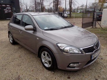 Kia Ceed I Hatchback 5d Facelifting 1.6 DOHC CVVT 126KM 2009 Kia Ceed BIALOLEKA 1,6 benzyna (125 KM), 2009 r. prod KOMIS TYSIAK, zdjęcie 1