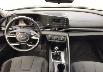 Hyundai Elantra VII Sedan 1.6 MPI 123KM 2021 Hyundai Elantra wersja 1.6 Smart, Multifunkcyjna kierownica, Czujniki park, zdjęcie 3