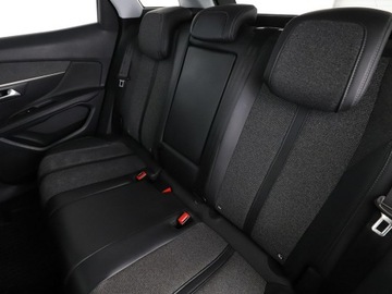 Peugeot 3008 II Crossover 1.6 BlueHDi 120KM 2017 Peugeot 3008 Navi Czujniki parkowania Klimatyzacja, zdjęcie 16