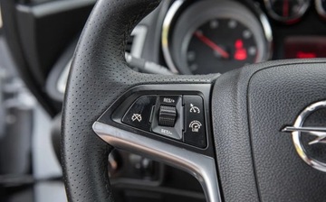 Opel Astra J Hatchback 5d 2.0 CDTI ECOTEC 165KM 2012 Opel Astra 2.0CDTI 165KM GTC Skora Xenon Navi alu 19 Serwis Gwarancjia, zdjęcie 17