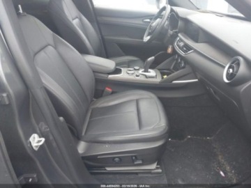 Alfa Romeo Stelvio SUV Facelifting 2.0 Turbo 280KM 2022 Alfa Romeo Stelvio 2022 ALFA ROMEO STELVIO TI AWD 2.0 Benzyna 280KM, zdjęcie 5