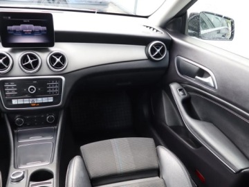 Mercedes CLA C117 Coupe Facelifting 1.6 200 156KM 2018 Mercedes CLA 200, Salon Polska, Automat, VAT 23%, zdjęcie 7
