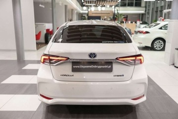 Toyota Corolla XII Sedan 1.8 Hybrid 122KM 2021 Toyota Corolla 1.8 Hybrid Comfort Style Tech 1.8 Hybryda 122KM, zdjęcie 4