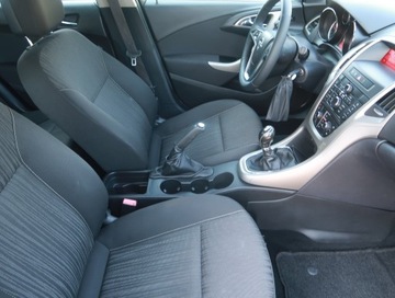 Opel Astra J Hatchback 5d 1.7 CDTI ECOTEC 110KM 2011 Opel Astra 1.7 CDTI, Klima, Tempomat, zdjęcie 8