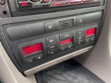 Audi A6 C5 Sedan 2.4 V6 165KM 1999 Audi A6 Limousine 2.4 V6 Bezwypadkowa Czujniki Parkowania Manual Klimatoni, zdjęcie 23