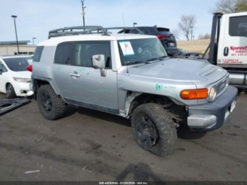 Toyota FJ Cruiser 4.0 239KM 2007 Toyota FJ 2007 r., 4,0L 4.0 Benzyna 239KM, zdjęcie 9