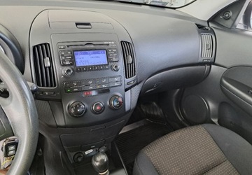 Hyundai i30 I CW 1.6 CRDi 90KM 2008 Hyundai i30 1,6 CRDi CW Kombi 1.6 Diesel 90KM, zdjęcie 14