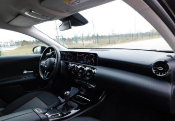 Mercedes Klasa A W177/V177 Hatchback 1.3 160 109KM 2020 Mercedes-Benz Klasa A z Gwarancja Bezwypadkowy 100 Stan Wzorcowy 1.3, zdjęcie 8
