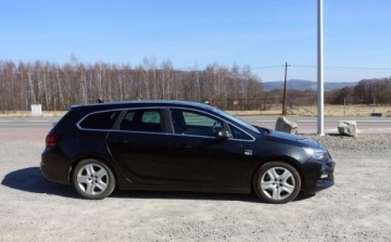Opel Astra J Sports Tourer Facelifting 2.0 BiTurbo CDTI 195KM 2014 Opel Astra 2.0CDTI 195KM BiTurbo Wymieniony rozrzad Nowe opony Navi Skora, zdjęcie 3