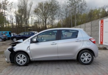 Toyota Yaris III Hatchback 5d Facelifting 2017 1.0 VVT-i 72KM 2019 Toyota Yaris Okazja Benzyna 72KM, zdjęcie 12