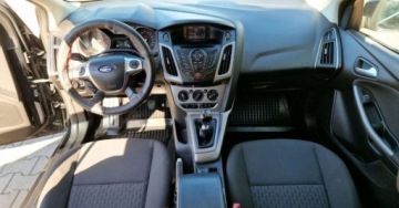 Ford Focus III Kombi 1.0 EcoBoost 125KM 2013 Ford Focus Ford Focus Benzyna 125KM, zdjęcie 16