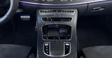 Mercedes Klasa E W214 Sedan 2.0 220d 197KM 2023 Mercedes-Benz Klasa E 4Matic AMG Line SalonPL Distonic CarPlay Android Aut, zdjęcie 17