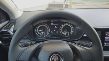 Skoda Fabia IV 2023 Skoda Fabia 1,0 benzyna 65 KM klima Full LED zarejestrowany 7 tys km 65KM, zdjęcie 18