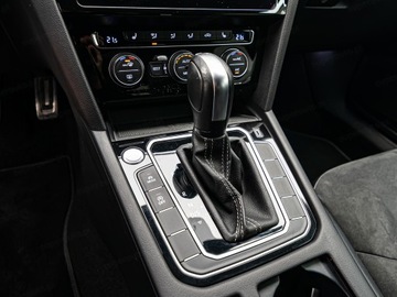 Volkswagen Arteon Fastback 2.0 TDI 150KM 2020 VOLKSWAGEN Arteon 2.0 TDI R-Line DSG Sedan 150KM 2020, zdjęcie 17