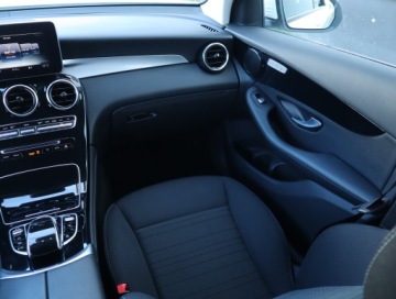 Mercedes GLC C253 SUV 2.0 250 211KM 2019 Mercedes GLC GLC 250 4MATIC, 4X4, Automat, Navi, zdjęcie 7