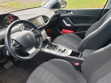 Peugeot 308 II SW Facelifting 1.2 PureTech 130KM 2018 PEUGEOT 308 II 1.2 Aut, Allure, PANORAMA, Full LED, podgrz. siedz, POLSKA, zdjęcie 22