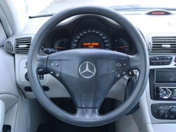 Mercedes Klasa C W203 Coupe W203 1.8 (C 180 Kompressor) 143KM 2003 Mercedes C C 180 Kompressor , Klima, Klimatronic, zdjęcie 13