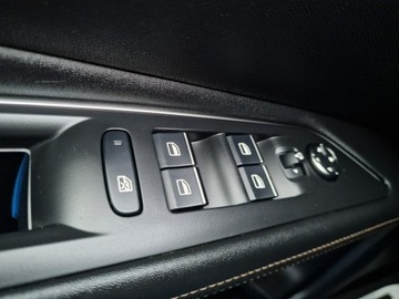 Peugeot 3008 II Plug-In Hybrid Facelifting 1.6 HYBRID4 300KM 2021 Peugeot 3008 GT Full 4x4, zdjęcie 39